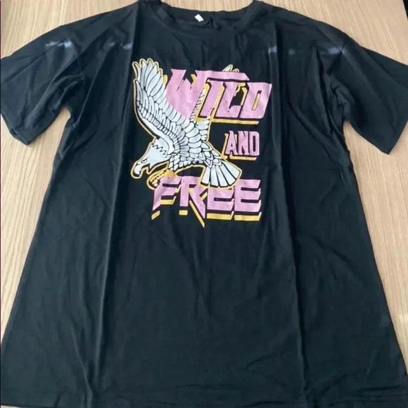 💥🆕Wild & Free Black & Pink Graphic Tee M🆕 - Picture 3 of 4